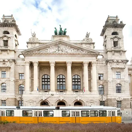 Atlanta Is In The Heart Of * Budapešť