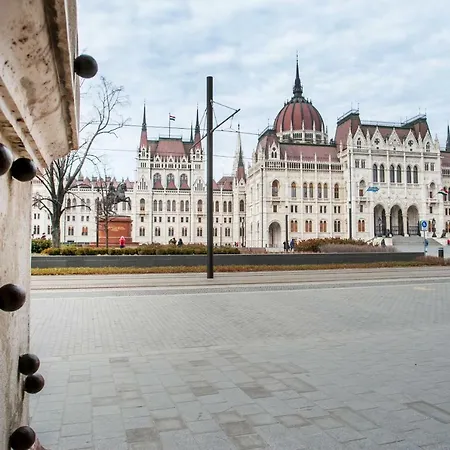 Atlanta Is In The Heart Of *