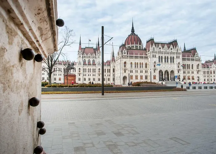 Atlanta Is In The Heart Of *